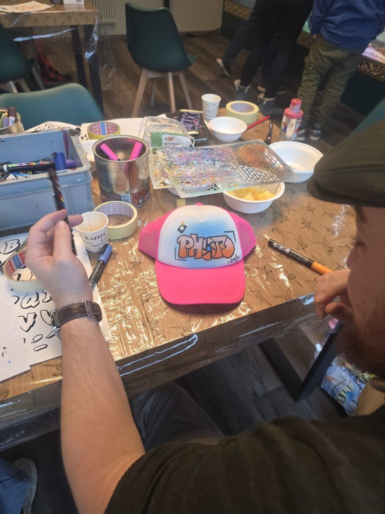 Casquette en cours de personnalisation